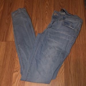 Distressed skinny jeans